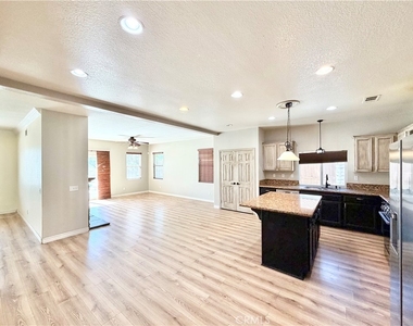 33602 Magnetite Street - Photo Thumbnail 14