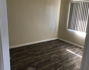 44254 Beech Avenue - Photo Thumbnail 6