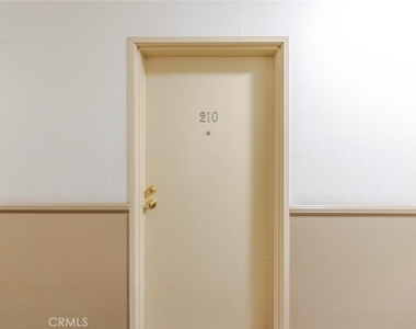 19350 Sherman Way - Photo Thumbnail 18
