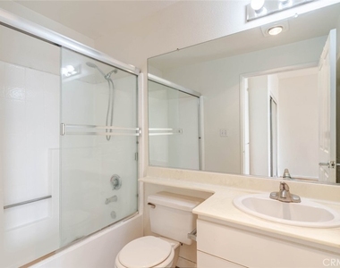 19350 Sherman Way - Photo Thumbnail 14