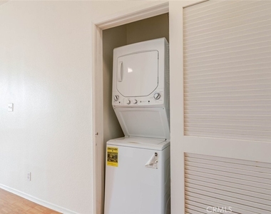 19350 Sherman Way - Photo Thumbnail 15