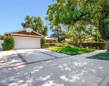 6162 Peterson - Photo Thumbnail 1