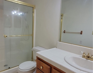 11136 Rome Beauty Drive - Photo Thumbnail 14