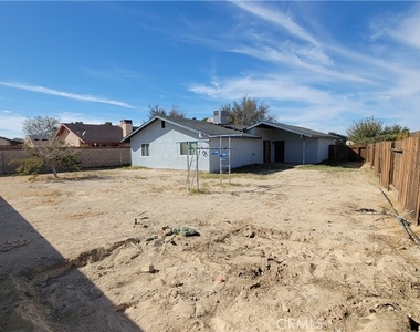 11136 Rome Beauty Drive - Photo Thumbnail 18