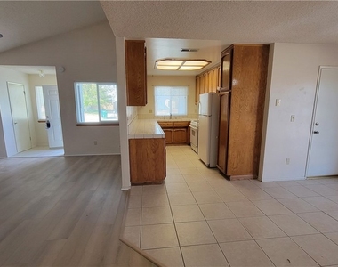 11136 Rome Beauty Drive - Photo Thumbnail 16