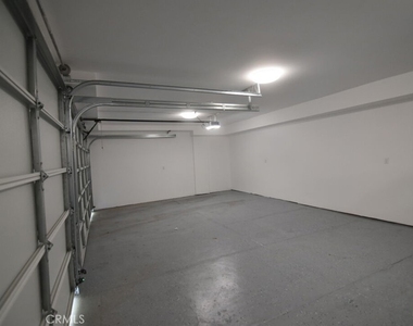 332 S Detroit Street - Photo Thumbnail 7