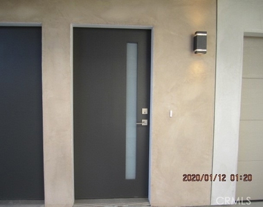 14124 Sylvan Street - Photo Thumbnail 3