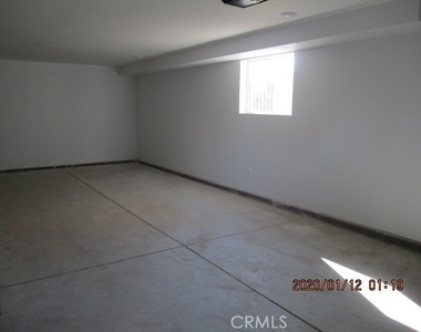 14124 Sylvan Street - Photo Thumbnail 15