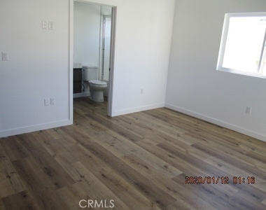 14124 Sylvan Street - Photo Thumbnail 10