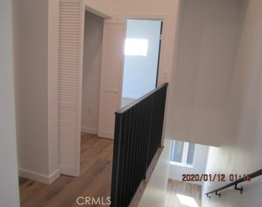14124 Sylvan Street - Photo Thumbnail 9