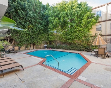 16012 Moorpark - Photo Thumbnail 22