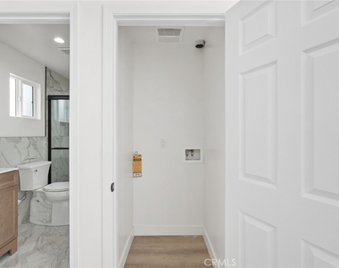 5842 Lexington Avenue - Photo Thumbnail 10