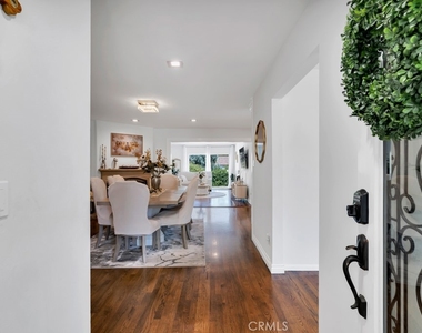 6954 Woodlake Avenue - Photo Thumbnail 1