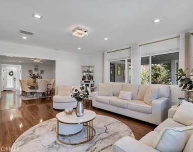 6954 Woodlake Avenue - Photo Thumbnail 3