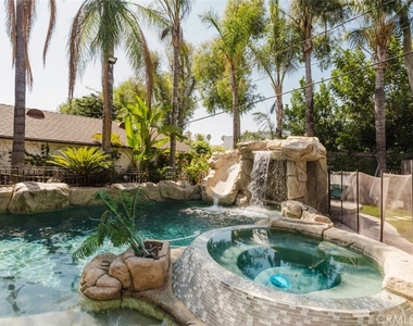 3057 N Naomi Street - Photo Thumbnail 17