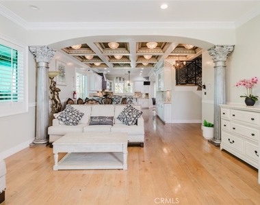 3057 N Naomi Street - Photo Thumbnail 1