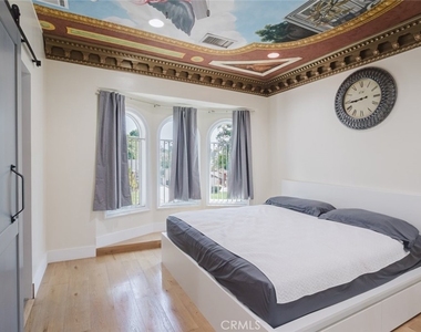 3057 N Naomi Street - Photo Thumbnail 6