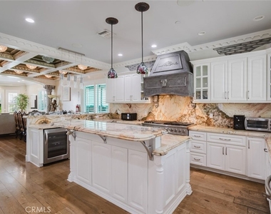 3057 N Naomi Street - Photo Thumbnail 2
