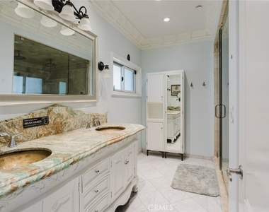 3057 N Naomi Street - Photo Thumbnail 8