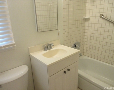 10818 Paso Robles Avenue - Photo Thumbnail 14