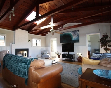 525 Ramona Avenue - Photo Thumbnail 2