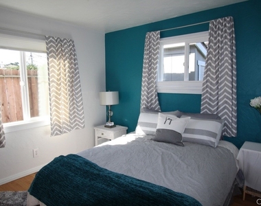 525 Ramona Avenue - Photo Thumbnail 12