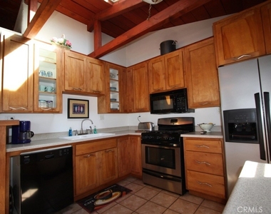 525 Ramona Avenue - Photo Thumbnail 7
