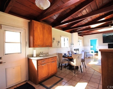 525 Ramona Avenue - Photo Thumbnail 8