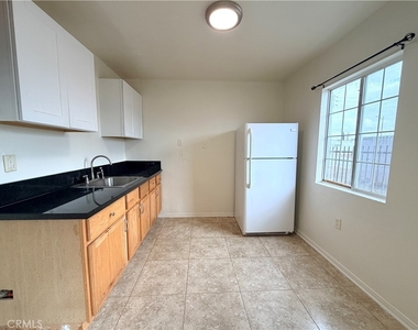 9137 S Broadway - Photo Thumbnail 4