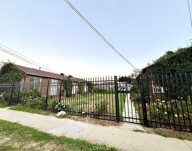 4616 W 111th Street - Photo Thumbnail 6