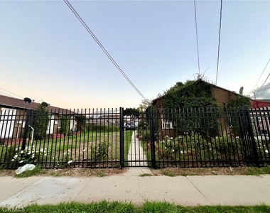 4616 W 111th Street - Photo Thumbnail 5