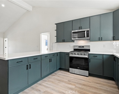 4562 W 129th W - Photo Thumbnail 9