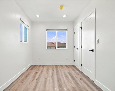 4562 W 129th W - Photo Thumbnail 16