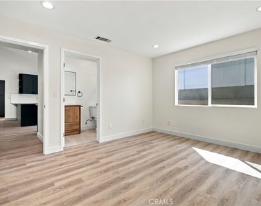 4562 W 129th W - Photo Thumbnail 12