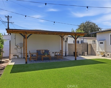 8326 Barnsley Avenue - Photo Thumbnail 26