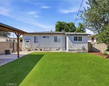 8326 Barnsley Avenue - Photo Thumbnail 27