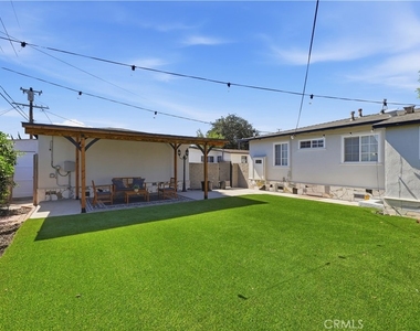 8326 Barnsley Avenue - Photo Thumbnail 25
