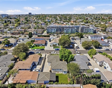 8326 Barnsley Avenue - Photo Thumbnail 32