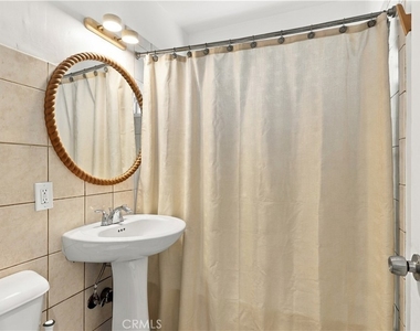 8326 Barnsley Avenue - Photo Thumbnail 22