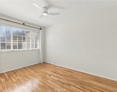 8326 Barnsley Avenue - Photo Thumbnail 21