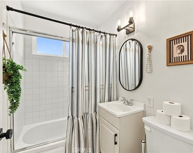 8324 Barnsley Avenue - Photo Thumbnail 21