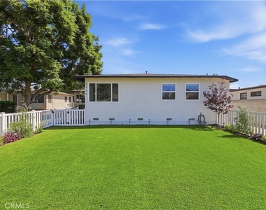 8324 Barnsley Avenue - Photo Thumbnail 23