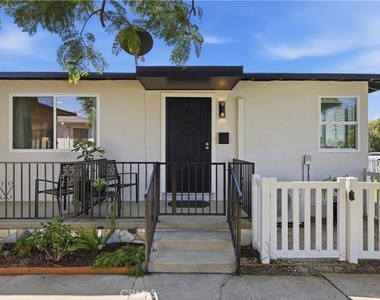 8324 Barnsley Avenue - Photo Thumbnail 2