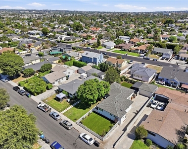 8324 Barnsley Avenue - Photo Thumbnail 26
