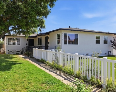 8324 Barnsley Avenue - Photo Thumbnail 1