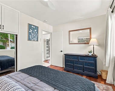 8324 Barnsley Avenue - Photo Thumbnail 16