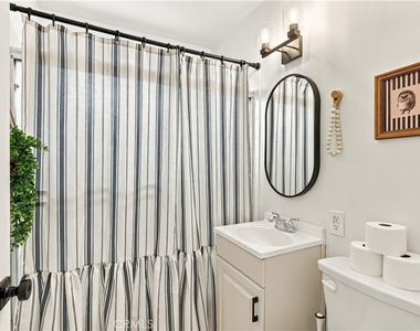 8324 Barnsley Avenue - Photo Thumbnail 20