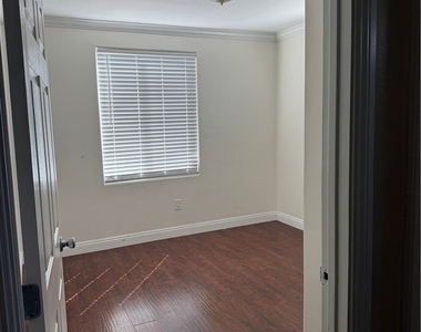 15104 Hayford Street - Photo Thumbnail 6