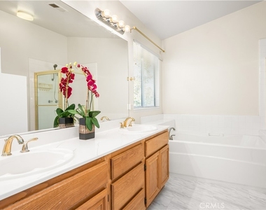 690 Canterbury Circle - Photo Thumbnail 28