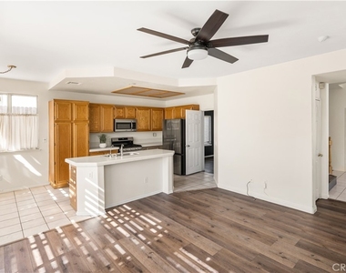 690 Canterbury Circle - Photo Thumbnail 10